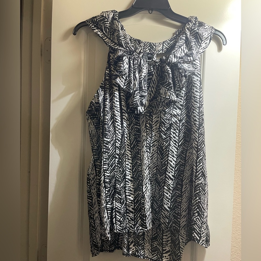 Sioni Women’s Floral Razorback Blouse